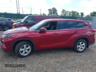 2021 Toyota Highlander L with VIN 5TDBZRBH8MS529396, listed as a IAAI auction lot 42708605 with 49,455 mi miles and . Bid and sale history available at DreamBid. Image 15.