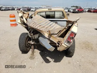 1987 Dodge Trucks z VIN 1B7HD14TXHS334781, wystawiony jako Copart lot #69347244 z przebiegiem 69 244 mil mil oraz Szkody całkowita. Historia ofert i sprzedaży dostępna na DreamBid. Obrazek 6.