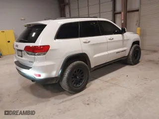 2018 Jeep Grand Cherokee Laredo E with VIN 1C4RJFAG0JC105804, listed as a IAAI auction lot 41587036 with 107,601 mi miles. Bid and sale history available at carsss.com. Image 4.