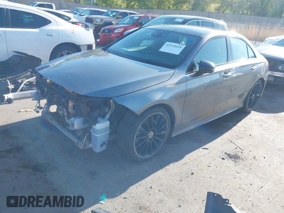 2019 Mercedes-Benz A 220 z VIN WDD3G4FB4KW001165, wystawiony jako IAAI lot #42153614 z przebiegiem 65 687 mil mil oraz . Historia ofert i sprzedaży dostępna na DreamBid. Obrazek 18.