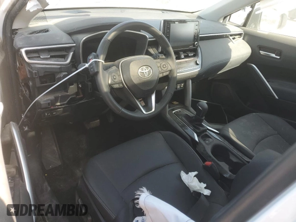 2022 Toyota Corolla Cross XLE with VIN 7MUDAAAG2NV013763, listed as a Copart auction lot 53041385 with 13 mi miles and Clean title. Bid and sale history available at DreamBid. Image 8.