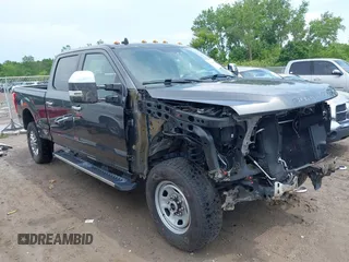 2019 Ford F-250 XL with VIN 1FT7W2B62KEG36595, listed as a IAAI auction lot 42514444 with 40,464 mi miles and . Bid and sale history available at DreamBid. Image 1.
