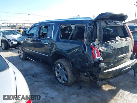 2018 Cadillac Escalade ESV Premium Luxury z VIN 1GYS4JKJ4JR396272, wystawiony jako IAAI lot #41662967 z przebiegiem 67 865 mil mil oraz . Historia ofert i sprzedaży dostępna na DreamBid. Obrazek 3.