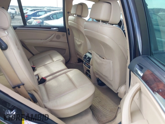 2008 BMW X5 3.0si with VIN 5UXFE43558L005228, listed as a IAAI auction lot 41897524 with 178,741 mi miles. Bid and sale history available at carsss.com. Image 8.