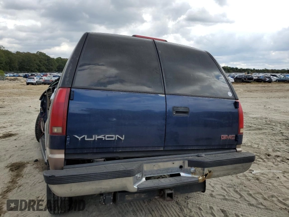1998 GMC Yukon with VIN 1GKEK13R8WJ722890, listed as a Copart auction lot 72904114 with 243,711 mi miles and Salvage Title. Bid and sale history available at carsss.com. Image 6.