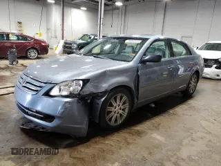 2007 Toyota Avalon XL z VIN 4T1BK36B77U218125, wystawiony jako Copart lot #56042525 z przebiegiem 197 123 mil mil oraz Szkoda całkowita • Salvage title. Historia ofert i sprzedaży dostępna na DreamBid. Obrazek 1.