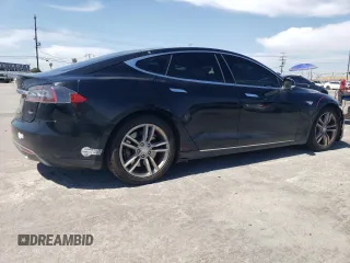 2016 Tesla Model S 90D with VIN 5YJSA1E20GF123251, listed as a Copart auction lot 52791625 with 97,393 mi miles and Salvage Title. Bid and sale history available at DreamBid. Image 3.