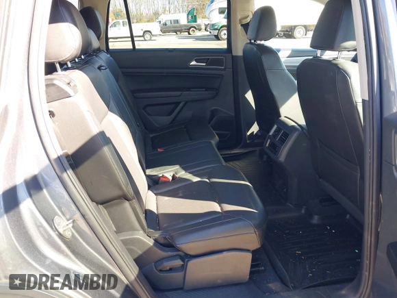 2018 Volkswagen Atlas SE with VIN 1V2CR2CA0JC571988, listed as a IAAI auction lot 41848862 with 96,426 mi miles and . Bid and sale history available at DreamBid. Image 8.