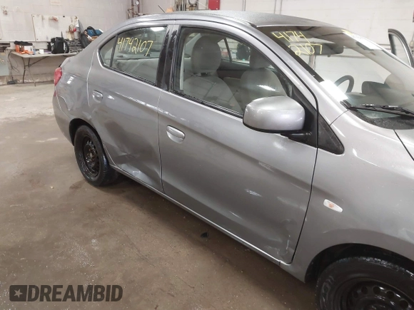 2017 Mitsubishi Mirage ES z VIN ML32F3FJ2HH001806, wystawiony jako IAAI lot #41742107 z przebiegiem 122 951 mil mil oraz . Historia ofert i sprzedaży dostępna na DreamBid. Obrazek 6.