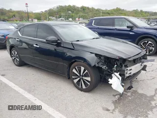 2020 Nissan Altima SV z VIN 1N4BL4DV5LC273148, wystawiony jako IAAI lot #42076530 z przebiegiem 76 499 mil mil oraz . Historia ofert i sprzedaży dostępna na DreamBid. Obrazek 1.