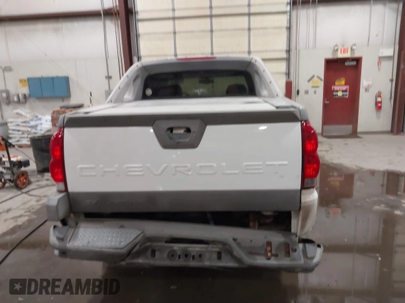 2002 Chevrolet Avalanche z VIN 3GNEC13T92G131605, wystawiony jako IAAI lot #41481400 z przebiegiem Nie podano mil oraz . Historia ofert i sprzedaży dostępna na DreamBid. Obrazek 16.