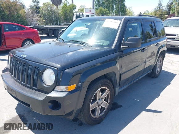 2008 Jeep Patriot Sport with VIN 1J8FF28W58D547405, listed as a IAAI auction lot 42201516 with 130,818 mi miles. Bid and sale history available at carsss.com. Image 6.