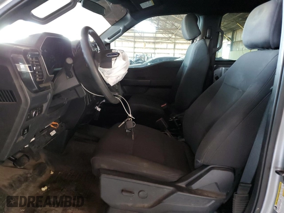 2022 Ford F-150 z VIN 1FTFW1P83NKE90049, wystawiony jako Copart lot #57120225 z przebiegiem Nie podano mil oraz Szkoda całkowita • Salvage title. Historia ofert i sprzedaży dostępna na DreamBid. Obrazek 7.