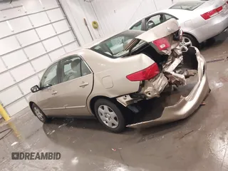 2005 Honda Accord LX z VIN 1HGCM56475A017843, wystawiony jako IAAI lot #42211699 z przebiegiem 110 346 mil mil oraz . Historia ofert i sprzedaży dostępna na DreamBid. Obrazek 15.