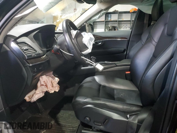 2019 Volvo XC90 Momentum with VIN YV4102PK4K1483185, listed as a Copart auction lot 45920325 with 88,218 mi miles and Salvage Title. Bid and sale history available at carsss.com. Image 7.