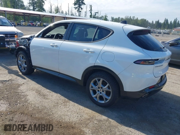 2024 Dodge Hornet R/T с VIN ZACPDFCWXR3A33544, выставлен на аукционе IAAI как лот 42399881 с пробегом 2 027 миль миль и . История ставок и продаж доступна на DreamBid. Изображение 3.