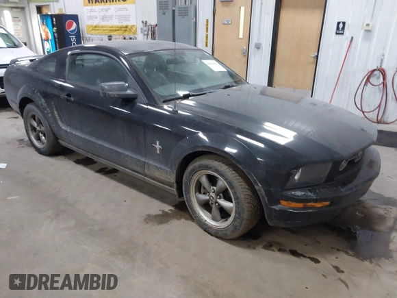 2006 Ford Mustang Standard with VIN 1ZVFT80N065222784, listed as a IAAI auction lot 41661827 with 76,591 mi miles and . Bid and sale history available at carsss.com. Image 1.