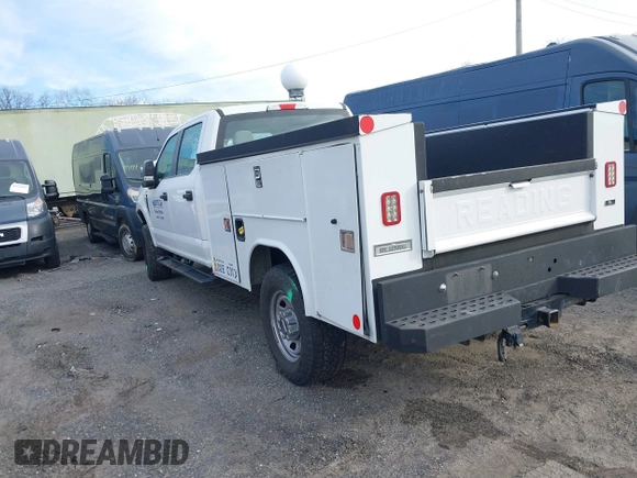 2019 Ford F-350 with VIN 1FD7W3B65KED43890, listed as a IAAI auction lot 41379733 with 130,113 mi miles and . Bid and sale history available at DreamBid. Image 3.
