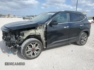 2022 Kia Seltos SX z VIN KNDETCA24N7253089, wystawiony jako Copart lot #53340025 z przebiegiem 20 981 mil mil oraz Szkoda całkowita • Salvage title. Historia ofert i sprzedaży dostępna na DreamBid. Obrazek 1.