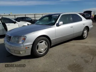 1998 Lexus LS 400 z VIN JT8BH28FXW0138531, wystawiony jako Copart lot #45221425 z przebiegiem 201 989 mil mil oraz Szkoda całkowita • Salvage title. Historia ofert i sprzedaży dostępna na DreamBid. Obrazek 1.