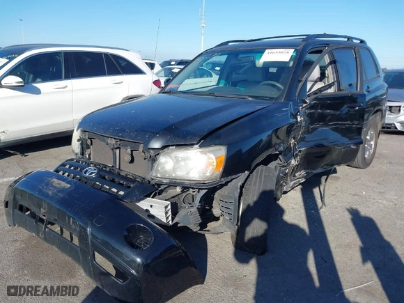 2005 Toyota Highlander with VIN JTEGP21A250083043, listed as a IAAI auction lot 41635028 with 125,277 mi miles. Bid and sale history available at carsss.com. Image 2.