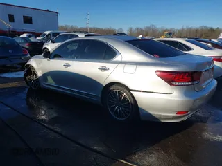 2013 Lexus LS 460 z VIN JTHCL5EF5D5019441, wystawiony jako IAAI lot #41267136 z przebiegiem 185 549 mil mil oraz . Historia ofert i sprzedaży dostępna na DreamBid. Obrazek 3.
