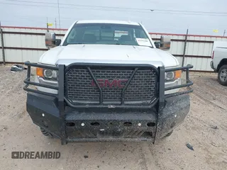 2015 GMC Sierra 2500HD available WiFi Denali with VIN 1GT120E84FF642823, listed as a IAAI auction lot 41593286 with 148,038 mi miles. Bid and sale history available at carsss.com. Image 12.