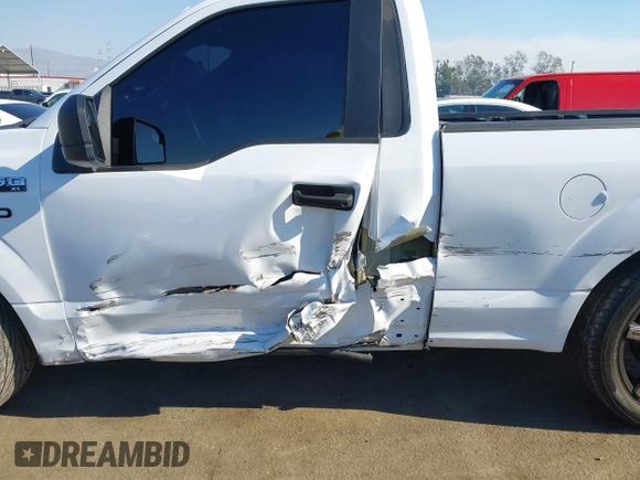 2019 Ford F-150 XL z VIN 1FTMF1C55KKF28511, wystawiony jako IAAI lot #41255476 z przebiegiem 26 638 mil mil oraz . Historia ofert i sprzedaży dostępna na DreamBid. Obrazek 6.