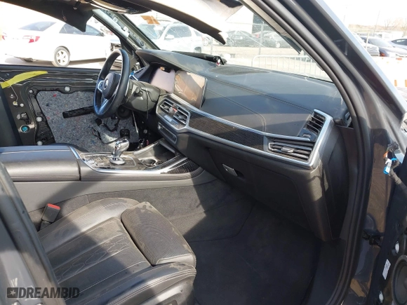 2022 BMW X7 M50i with VIN 5UXCX6C04N9J38729, listed as a IAAI auction lot 40948657 with 41,680 mi miles. Bid and sale history available at carsss.com. Image 5.