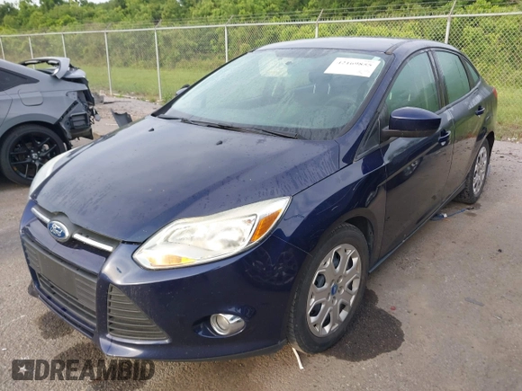 2012 Ford Focus SE z VIN 1FAHP3F24CL102600, wystawiony jako IAAI lot #42169855 z przebiegiem 91 905 mil mil oraz . Historia ofert i sprzedaży dostępna na DreamBid. Obrazek 17.