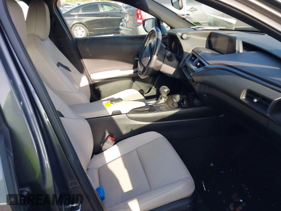 2022 Lexus UX 200 с VIN JTHX3JBH3N2051968, выставлен на аукционе IAAI как лот 41965962 с пробегом 12 722 миль миль и . История ставок и продаж доступна на DreamBid. Изображение 5.