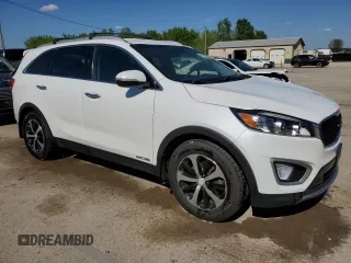 2017 Kia Sorento EX z VIN 5XYPHDA59HG290348, wystawiony jako Copart lot #56128965 z przebiegiem 105 145 mil mil oraz Szkoda całkowita • Salvage title. Historia ofert i sprzedaży dostępna na DreamBid. Obrazek 4.