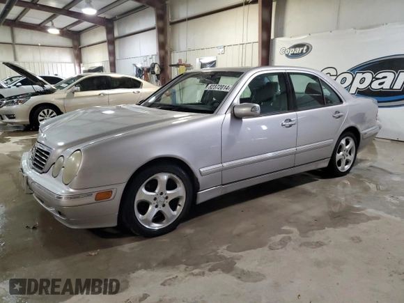 2002 Mercedes-Benz E 320 with VIN WDBJF65J52B497463, listed as a Copart auction lot 82372014 with 201,131 mi miles and Salvage Title. Bid and sale history available at DreamBid. Image 1.