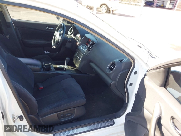 2014 Nissan Maxima SV z VIN 1N4AA5AP7EC475084, wystawiony jako IAAI lot #41624955 z przebiegiem 112 025 mil mil oraz . Historia ofert i sprzedaży dostępna na DreamBid. Obrazek 5.