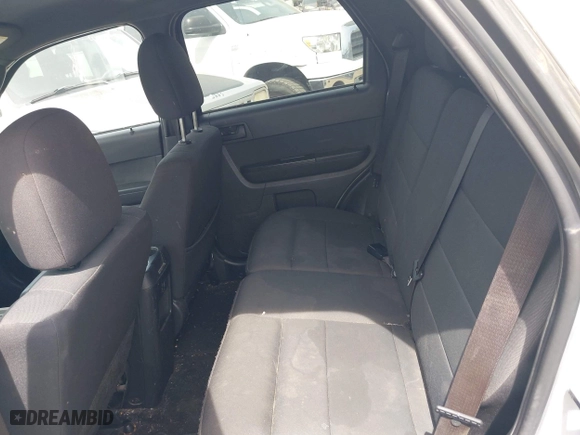 2011 Ford Escape XLT with VIN 1FMCU9D72BKB26103, listed as a IAAI auction lot 41927641 with 205,543 mi miles. Bid and sale history available at carsss.com. Image 8.