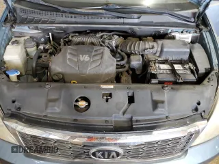 2011 Kia Sedona EX with VIN KNDMH4C78B6375130, listed as a Copart auction lot 68805044 with 151,924 mi miles and Salvage Title. Bid and sale history available at carsss.com. Image 12.