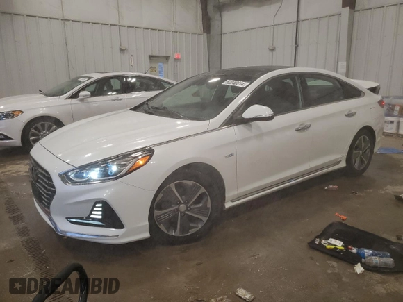 2018 Hyundai Sonata Hybrid Limited with VIN KMHE34L3XJA083972, listed as a Copart auction lot 82040614 with 124,717 mi miles and Salvage Title. Bid and sale history available at carsss.com. Image 1.
