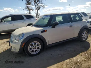2013 MINI Hardtop with VIN WMWSU3C56DT688738, listed as a Copart auction lot 76593004 with 107,253 mi miles and Clean Title. Bid and sale history available at DreamBid. Image 1.