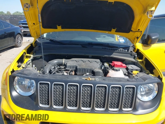 2023 Jeep Renegade Latitude with VIN ZACNJDB11PPP62206, listed as a IAAI auction lot 41998934 with 9,577 mi miles and . Bid and sale history available at carsss.com. Image 10.