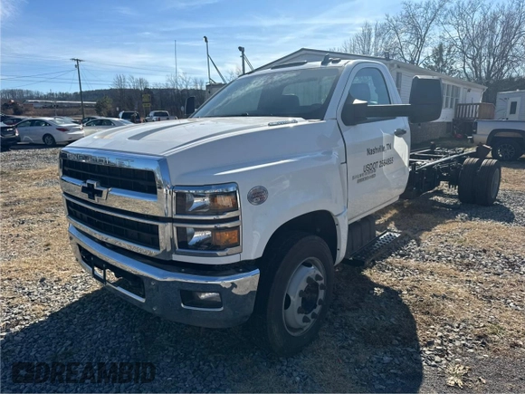 2022 Chevrolet Silverado 1500 with VIN 1HTKHPVK8NH823923, listed as a Copart auction lot 42861245 with 4,864 mi miles and Clean Title. Bid and sale history available at DreamBid. Image 2.