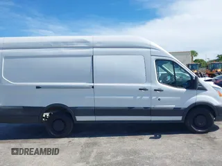 2018 Ford Transit Cargo с VIN 1FTBW3XG0JKA74049, выставлен на аукционе IAAI как лот 42607175 с пробегом 79 297 миль миль и . История ставок и продаж доступна на DreamBid. Изображение 6.