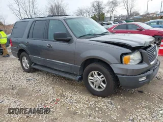 2004 Ford Expedition Special Service with VIN 1FMPU16L44LA06653, listed as a IAAI auction lot 41827182 with 125,996 mi miles. Bid and sale history available at carsss.com. Image 1.