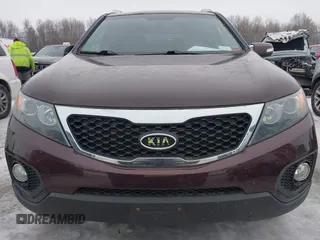 2012 Kia Sorento LX with VIN 5XYKTDA27CG286497, listed as a IAAI auction lot 41644275 with 172,913 mi miles. Bid and sale history available at carsss.com. Image 6.