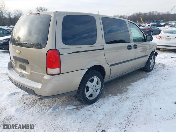 2005 Chevrolet Uplander with VIN 1GNDV03L65D206827, listed as a IAAI auction lot 41394470 with NaN miles. Bid and sale history available at carsss.com. Image 4.