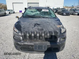 2018 Jeep Cherokee Latitude with VIN 1C4PJLCB2JD556444, listed as a Copart auction lot 75304464 with 75,201 mi miles and Salvage title. Bid and sale history available at DreamBid. Image 5.