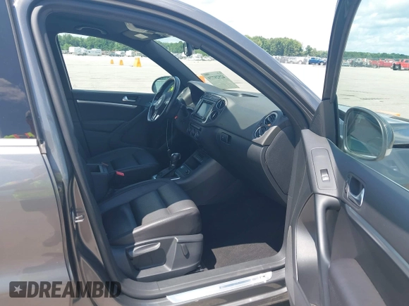 2016 Volkswagen Tiguan SE with VIN WVGAV7AX8GW083822, listed as a IAAI auction lot 42529779 with 65,437 mi miles and . Bid and sale history available at DreamBid. Image 5.