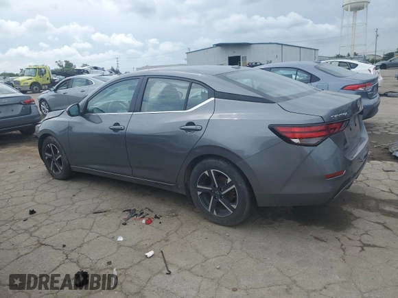 2024 Nissan Sentra SV z VIN 3N1AB8CV7RY221315, wystawiony jako Copart lot #58791495 z przebiegiem 29 419 mil mil oraz Szkoda całkowita • Salvage title. Historia ofert i sprzedaży dostępna na DreamBid. Obrazek 2.