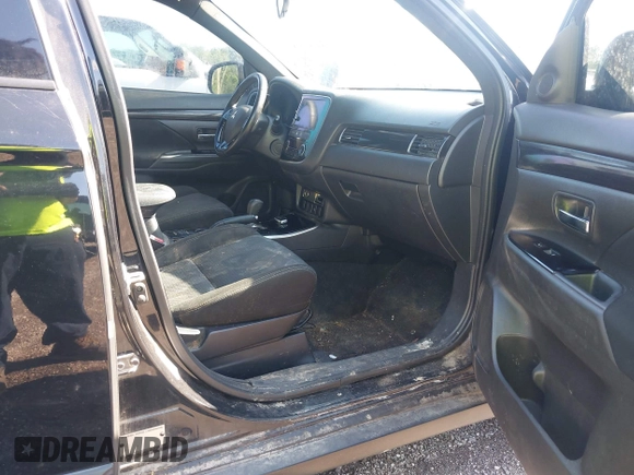 2018 Mitsubishi Outlander SE with VIN JA4AD3A34JZ055450, listed as a IAAI auction lot 42269912 with 85,013 mi miles and . Bid and sale history available at DreamBid. Image 5.