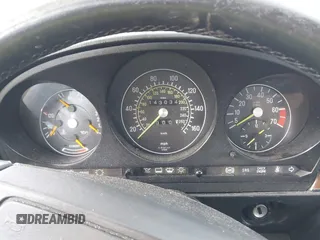 1988 Mercedes-Benz 560 Series 560SL with VIN WDBBA48D9JA081286, listed as a IAAI auction lot 41742395 with 143,034 mi miles. Bid and sale history available at carsss.com. Image 7.