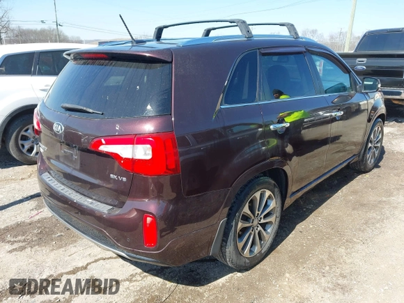 2015 Kia Sorento SX Limited with VIN 5XYKW4A76FG589701, listed as a IAAI auction lot 41661272 with 91,633 mi miles. Bid and sale history available at carsss.com. Image 4.